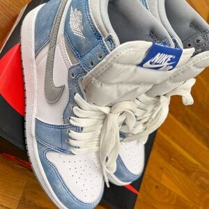Nike Kids' Blue and White Sneakers
